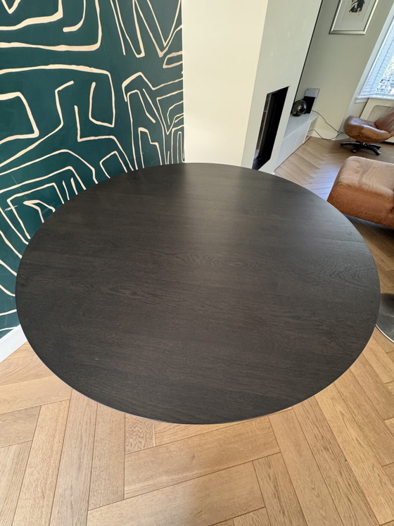 Image 1 of Kluskens round oak dining table 1.30