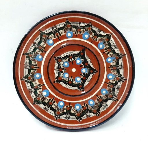 Dekorativer Vintage-Tonteller, handbemalte Keramik