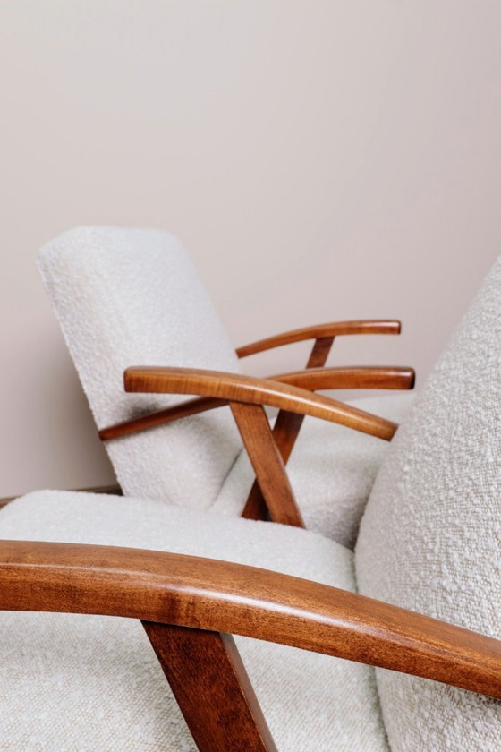 Image 1 of Poltrona vintage in perla con bouclé, 1960, restaurata