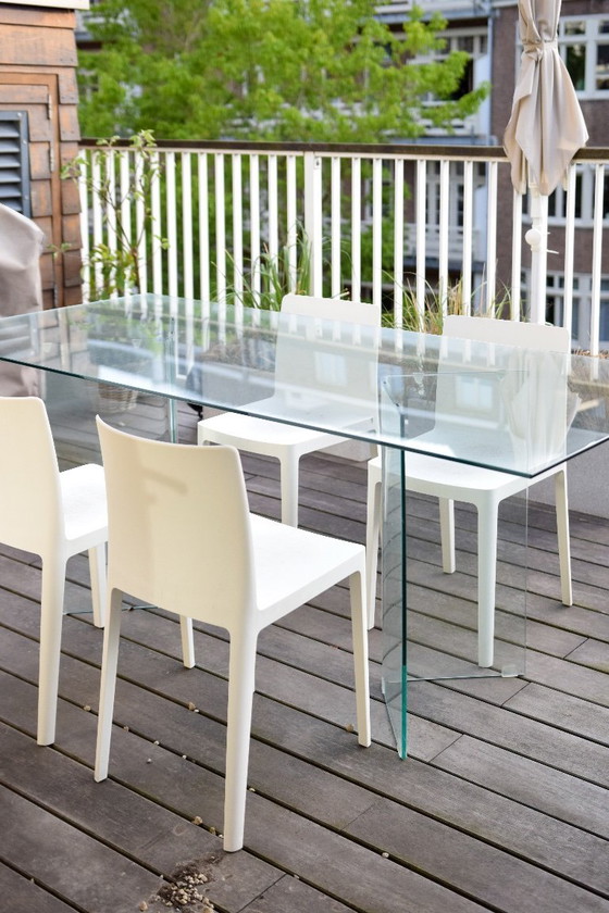 Image 1 of Mesa de cristal de 200x90cm y 6 sillas blancas HAY element.