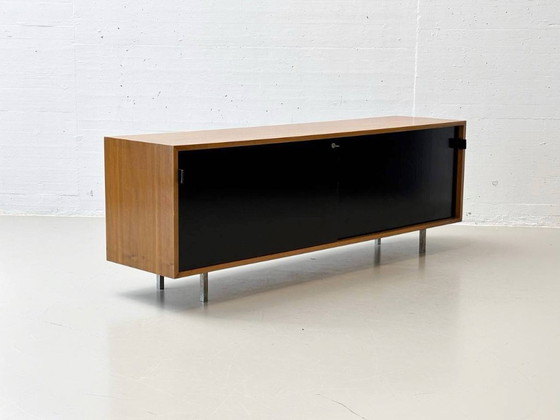 Image 1 of Sideboard aus Walnussholz von Knoll International, 1960er Jahre