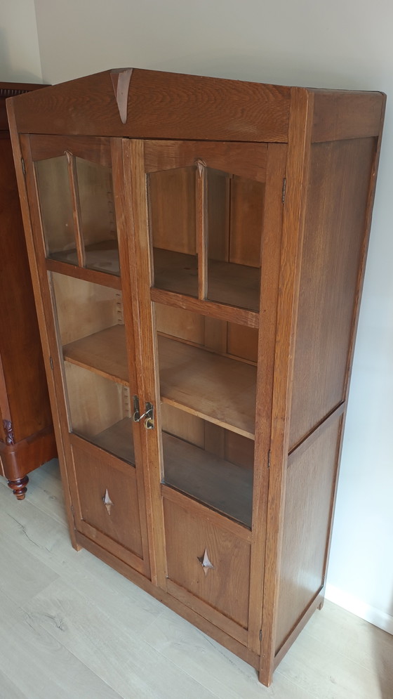 Image 1 of Art deco vitrinekast met karakteristieke details