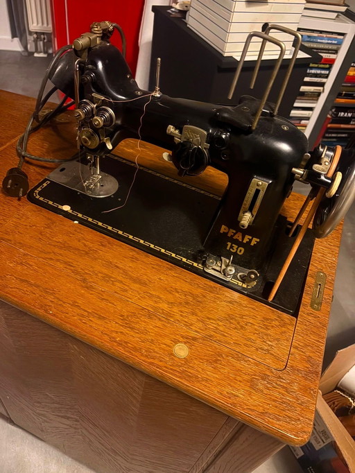 Pfaff 130 zigzag sewing machine (1951) in original wooden cabinet - collector's item & functional design object