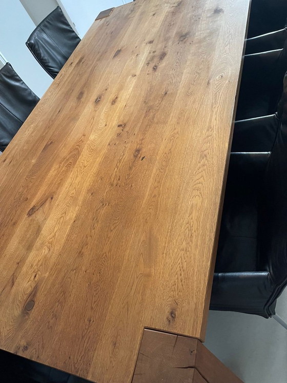 Image 1 of Moderner Esstisch aus massiver europäischer Eiche