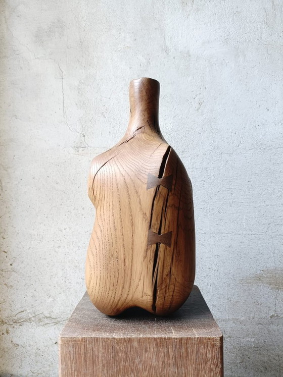 Image 1 of Vase/Skulptur aus geschnitzter massiver Eiche