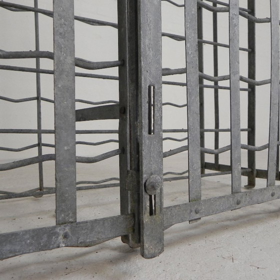 Image 1 of Casier à vin rigide Steel Fer pour 300 bouteilles, années 1950