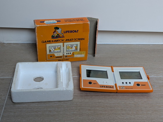 Image 1 of Vintage Nintendo Game & Watch ‘Lifeboat’ – Multi Screen – 1983 – with original box