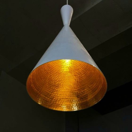 Image 1 of Set mit 2 Tom Dixon Beat Light Tall Pendelleuchten – Weiß/Messing