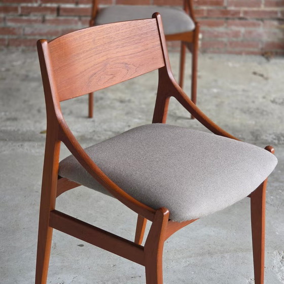 4 Vestervig Eriksen, vintage 1960s Danish dining chairs, Eriksen (Vestervig), Chairs and lounge chairs, Wool (photo 4 of 15)