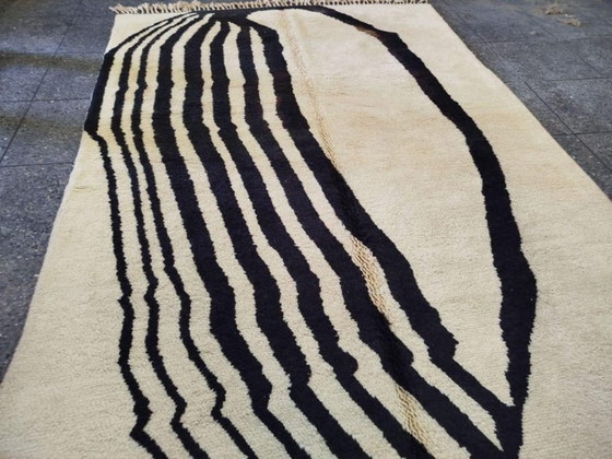 Image 1 of Moroccan artisan rug 250cmx150cm 