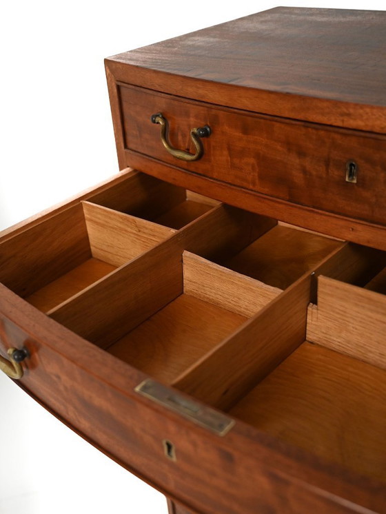 Image 1 of Mobile alto scandinavo in mogano con maniglie in ottone