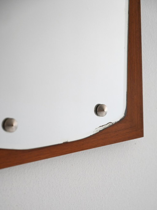 Skandinavischer, rechteckiger Spiegel aus Teakholz mit gebogenem Glas - 1960er/70er Jahre