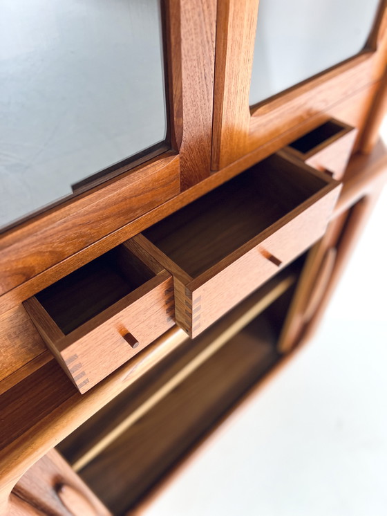 Image 1 of Vitrine d'angle vintage en teck, Dyrlund '70s