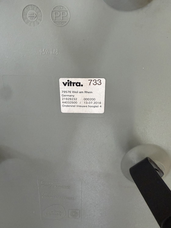 6x Vitra Eames DAW sedia con base in acero nero PREZZO PER PEZZO – Sedie da pranzo, Plastic, Wood (photo 4 of 9)