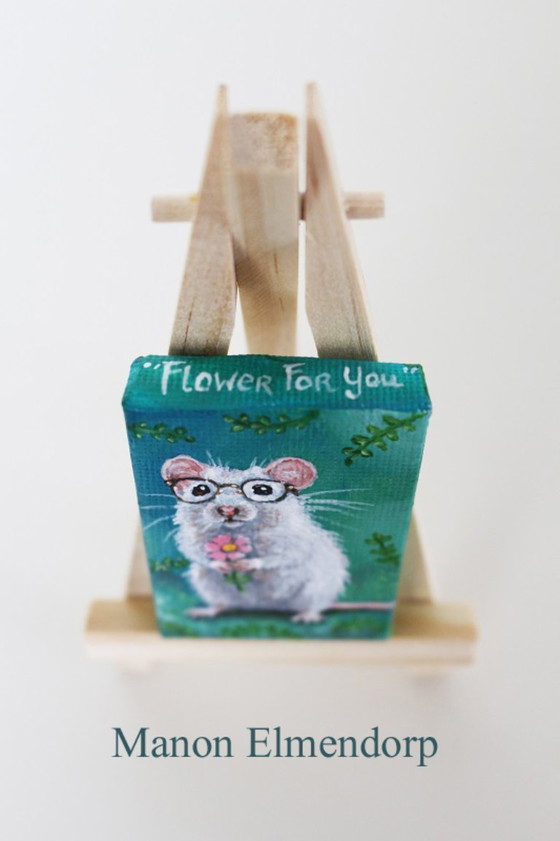 Image 1 of Handgeschilderd Muizen Schilderijtje : Muis met Bloem