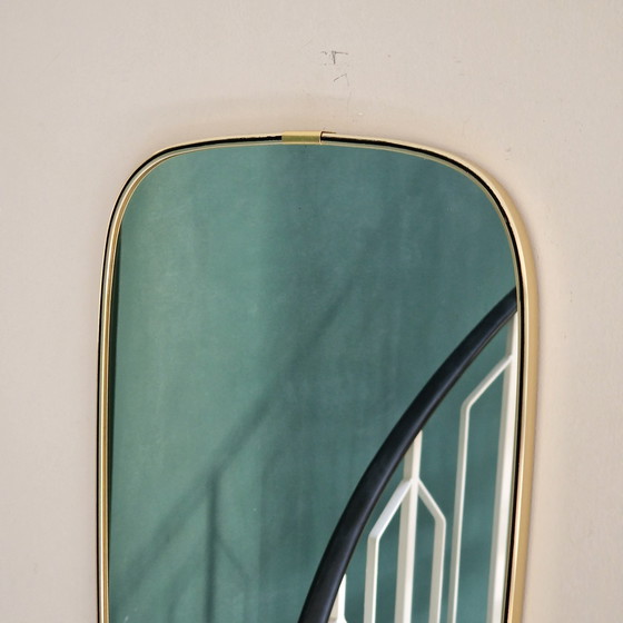 Image 1 of Miroir vintage des années 1950/60, miroir allongé avec cadre en laiton, miroir mural rétro, cadre doré