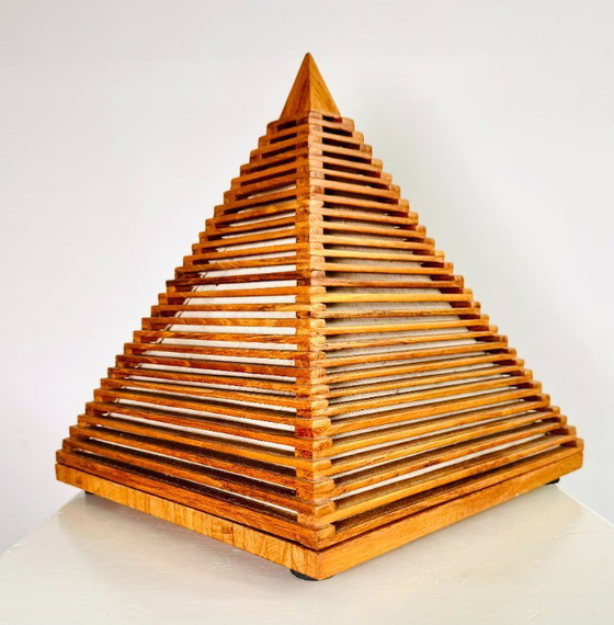 Image 1 of Lampada da tavolo a piramide in teak, Italia, anni '70