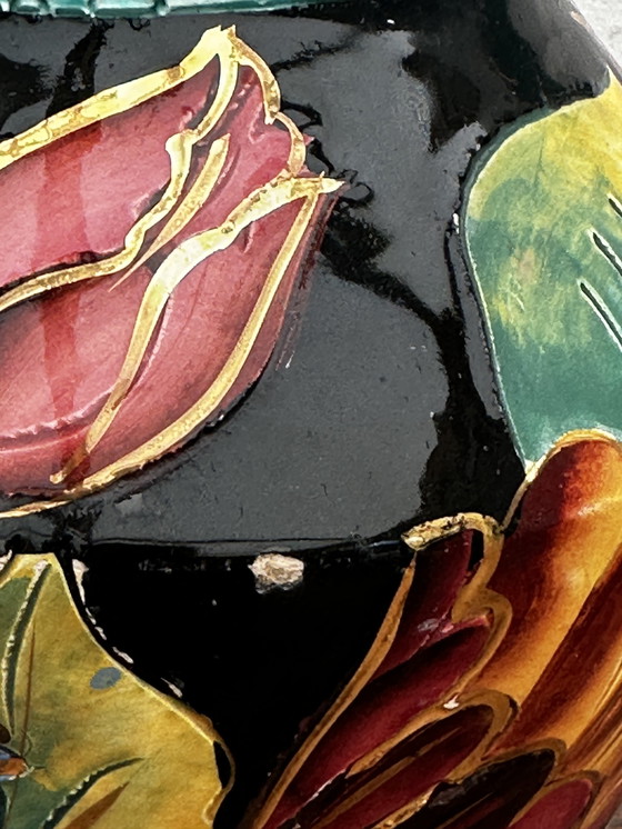 Image 1 of Vaas gesigneerd JTF Vallauris - h 20 cm - Vintage gebeiteld en beschilderd decor