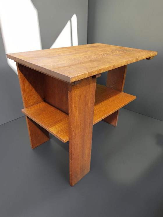 Image 1 of Table d'appoint ancienne, petite table de l'école de La Haye