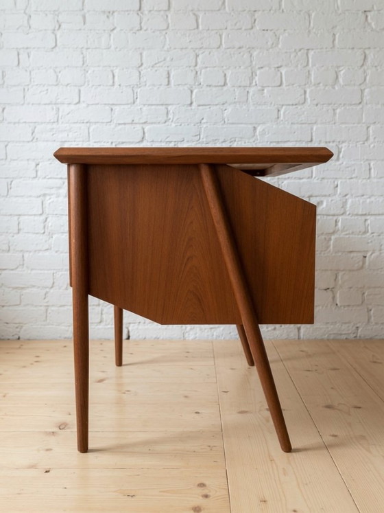 Gunnar Nielsen Teakhouten bureau voor Tibergaard, jaren 60. – Wood (photo 5 of 10)