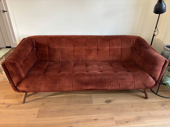 Image 1 of Comfortable 2.5-seater sofa in rust-brown velvet