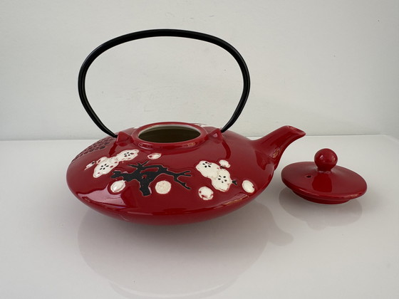 Image 1 of Traditional Japanese teapot in red ceramic, 700 ml capacity