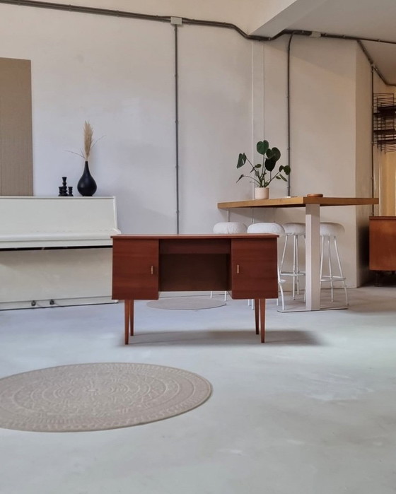 Image 1 of Escritorio de los años 70