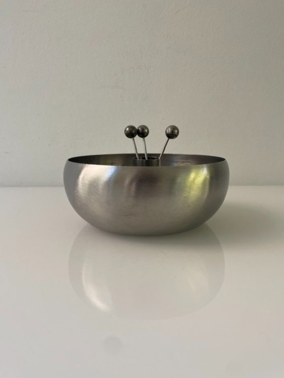 Image 1 of Ciotola vintage in acciaio inox per snack o tapas con stuzzicadenti.