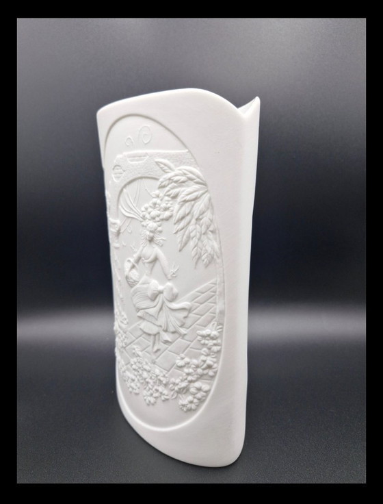 Image 1 of Vintage AK Kaiser porcelain relief vase – Manfred Frey – Model 0315