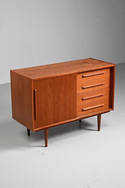 Deens Mid Century dressoir
