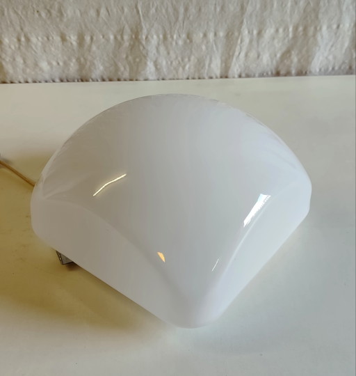 Plafonnier ou applique globe opaline - mid.XXeme