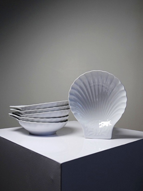 Image 1 of Suite de 6 coupelles coquilles en porcelaine de Limoges Philippe Deshoulières