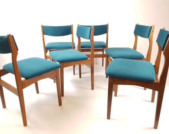 Image 1 of 6 vintage deense eettafel stoelen nieuw gestoffeerd