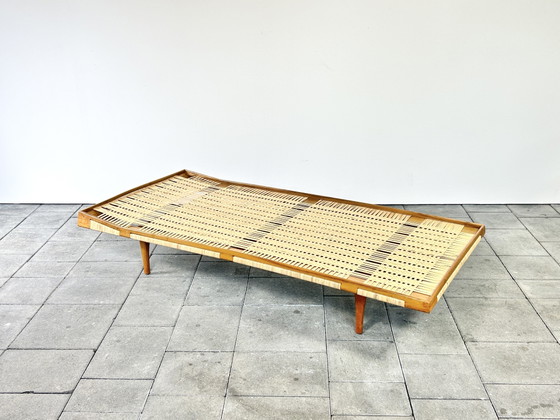 raro letto da giorno danese moderno in noce e canna disegnato da Ib Kofod Larsen – unknown, Letti da giorno (photo 2 of 11)