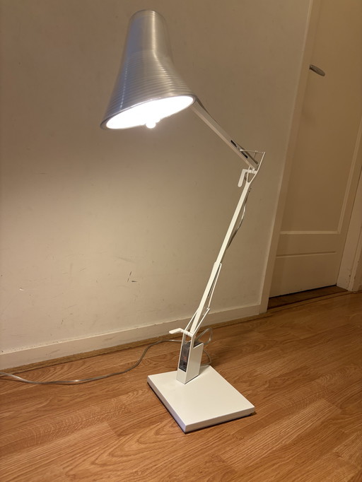 Lámpara de escritorio FLOS Kelvin T con