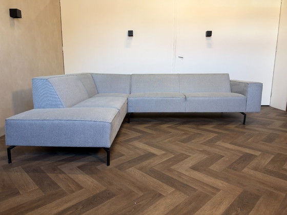 By SIDDE Ecksofa 296x235cm, Stoff, Metall, Grau, Modern (Foto 2 von 13)