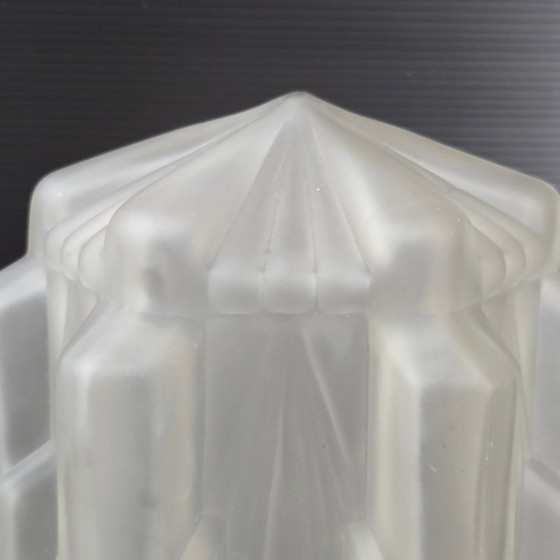 Image 1 of GLOBE ART DECO LAMPSHADE 1920 1930 STREAMLINE SKYSCRAPER IN OPAQUE GLASS 20S 30S
