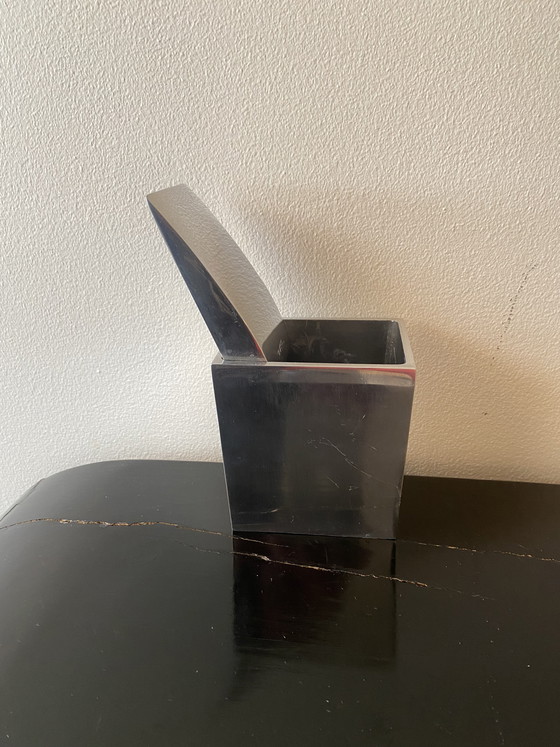 Image 1 of XO-asbak van Starck, model Ray Hollis