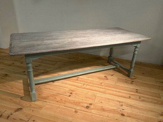 Image 1 of Landelijke vintage boerentafel met groen onderstel in eik