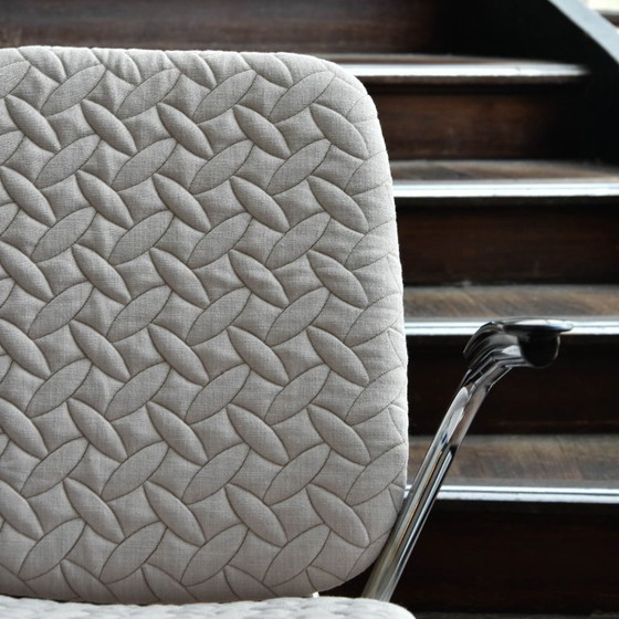 Image 1 of Der weiße Sessel