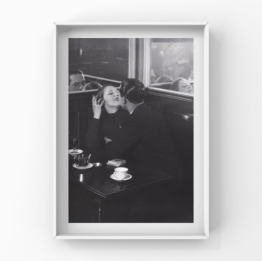 1x Brassaï – coppia al bar, ca. 1932 | Quartiere italiano, Parigi