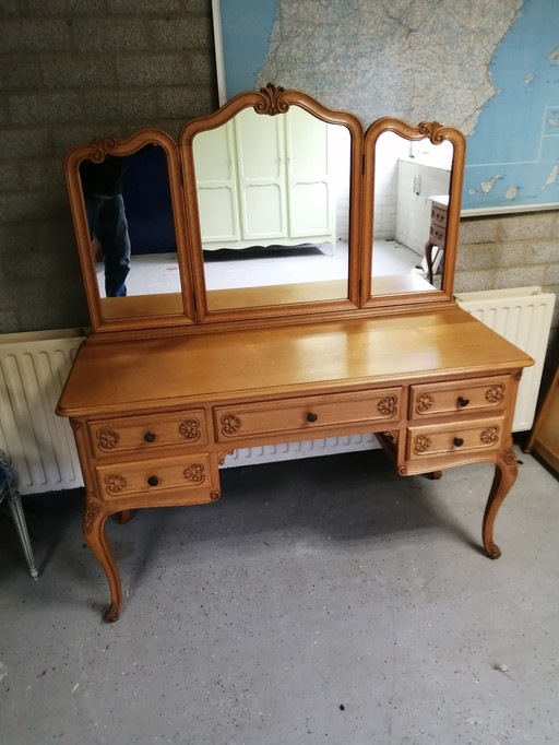 Vintage dressing table