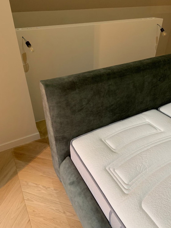 Image 1 of Lit double de luxe 180x220 – NEUF & JAMAIS UTILISÉ – 3 750 €