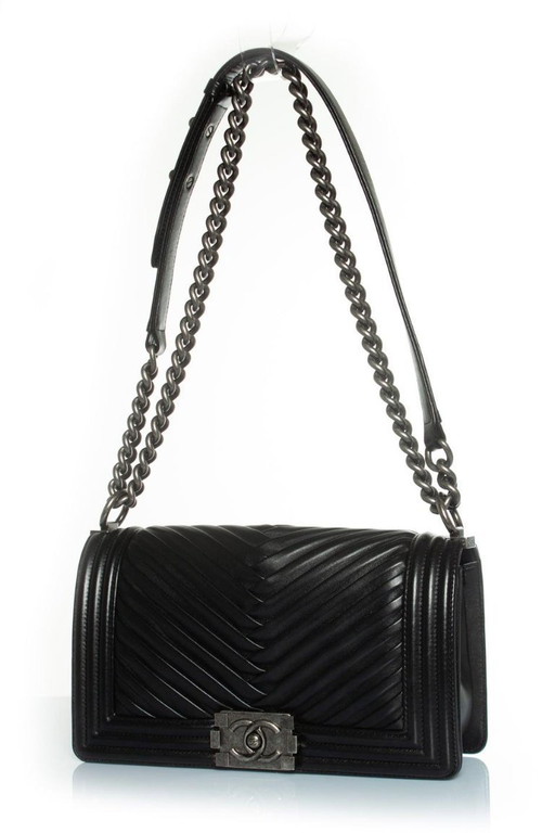 Borsa Chanel Boy in pelle di agnello plissettata con motivo chevron