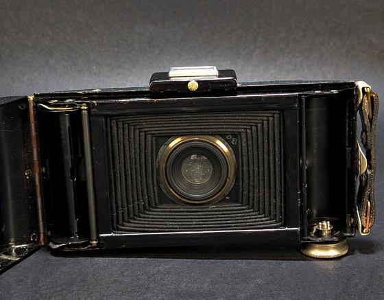 Six-20 Folding Brownie, Second Model 1948–1954 Made in UK – Kodak, Objets déco, Glass, Leather (photo 10 of 15)