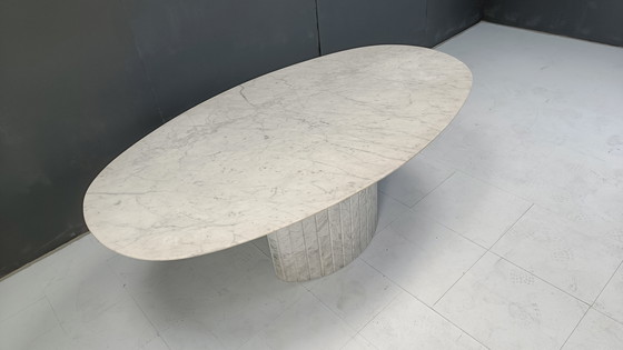 Image 1 of Oval White Marble Dining Table, 1970s