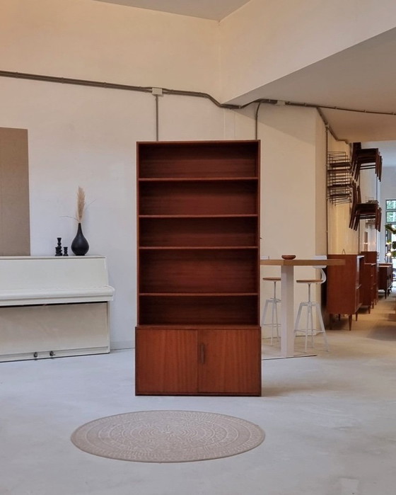 Image 1 of Bibliothèque du milieu du siècle
