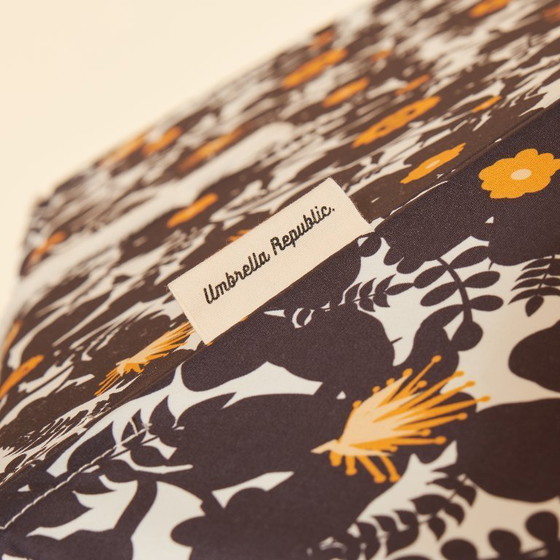 Image 1 of Parasol Vintage Parapluie République.