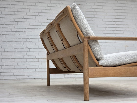 Image 1 of Sofá danés de tres plazas renovado, década de 1970, madera de roble macizo