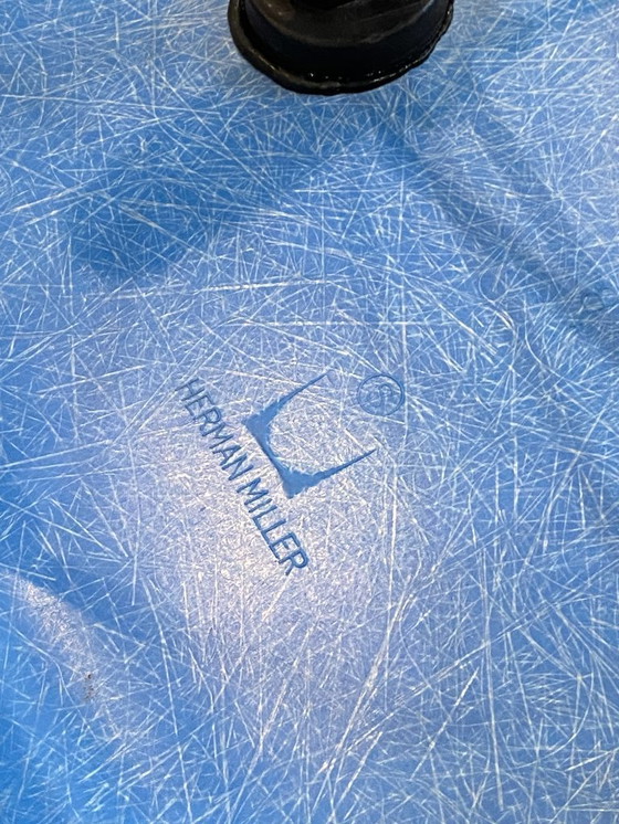 Image 1 of Sedia DSW, fibra blu turchese, Dowel oak, rovere chiaro, Eames Herman Miller, vintage anni '50